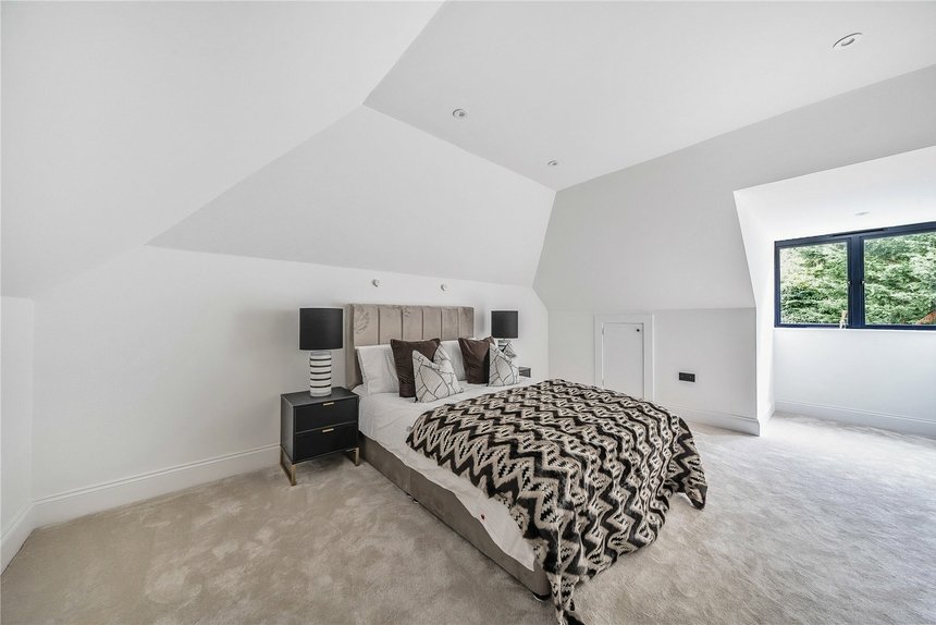 under offer merry hill close london 35438 - Gibbs Gillespie