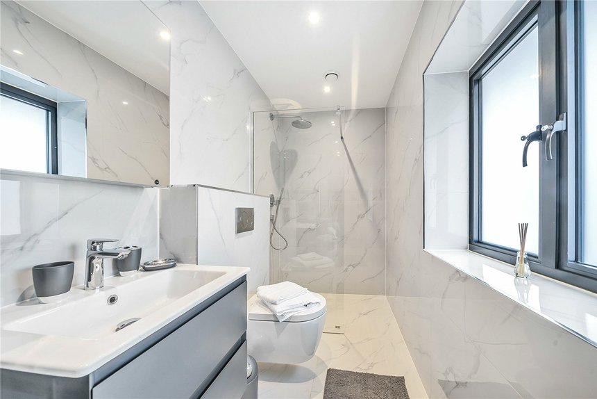 under offer merry hill close london 35438 - Gibbs Gillespie