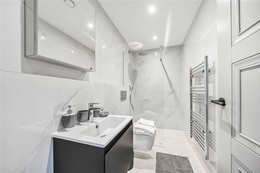 under offer merry hill close london 35438 - Gibbs Gillespie