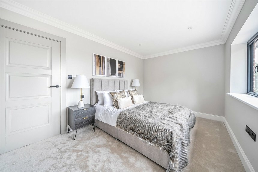under offer merry hill close london 35438 - Gibbs Gillespie
