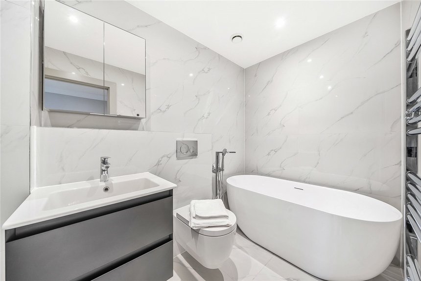 under offer merry hill close london 35438 - Gibbs Gillespie