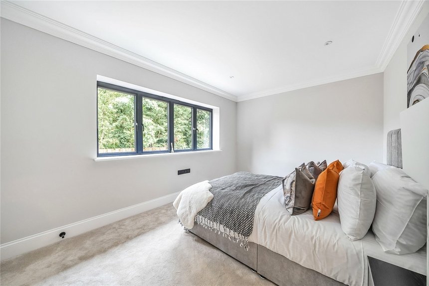 under offer merry hill close london 35438 - Gibbs Gillespie