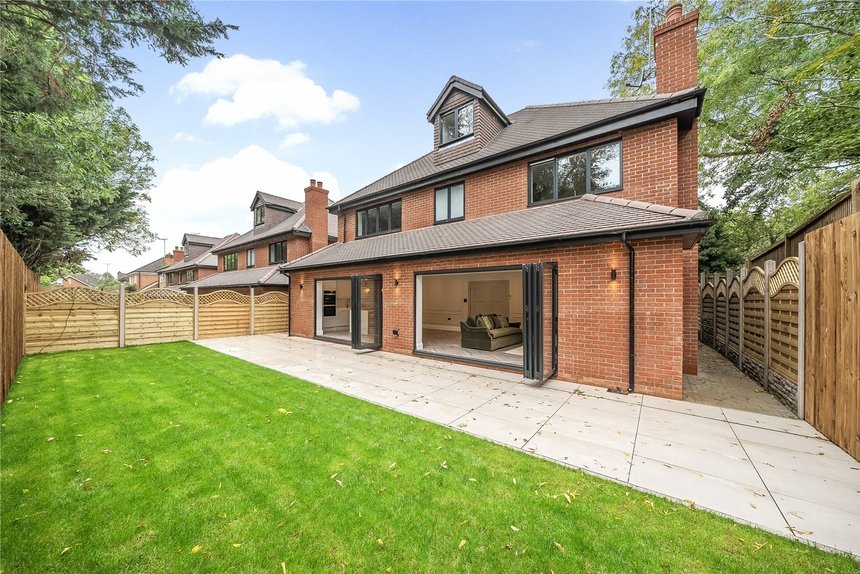 under offer merry hill close london 35438 - Gibbs Gillespie