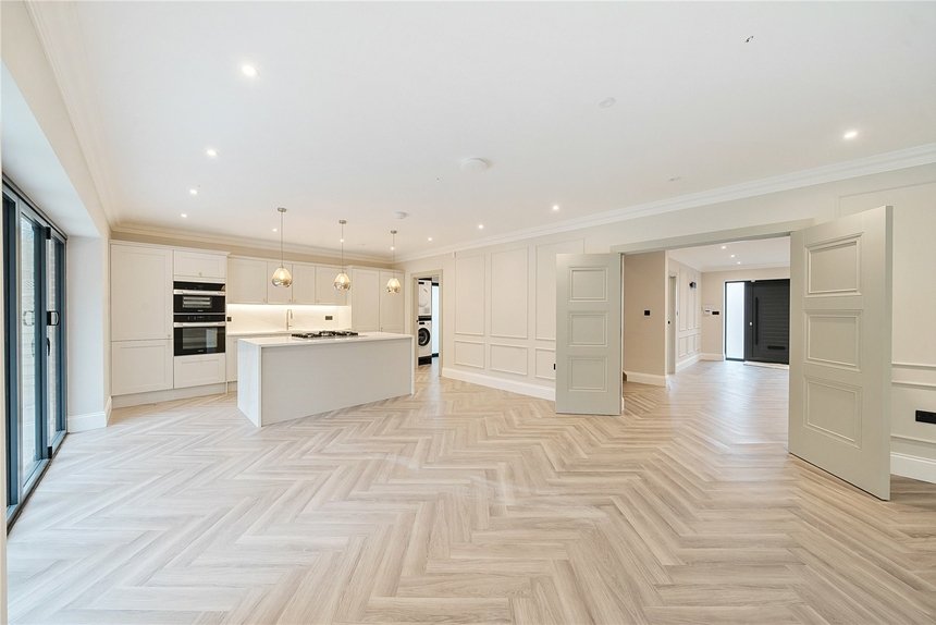 under offer merry hill close london 35438 - Gibbs Gillespie