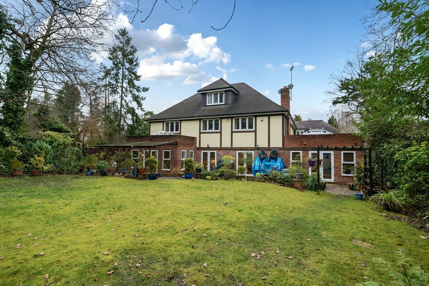 for sale howards wood drive london 35521 - Gibbs Gillespie