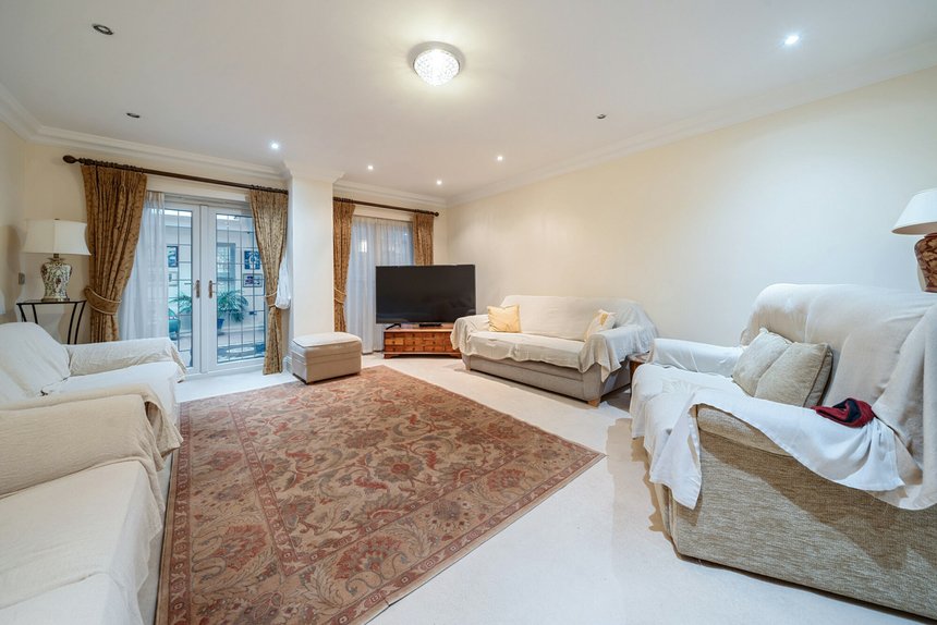 for sale howards wood drive london 35521 - Gibbs Gillespie