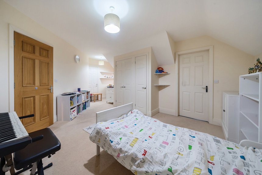 for sale howards wood drive london 35521 - Gibbs Gillespie