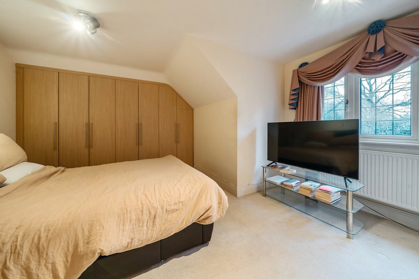 for sale howards wood drive london 35521 - Gibbs Gillespie