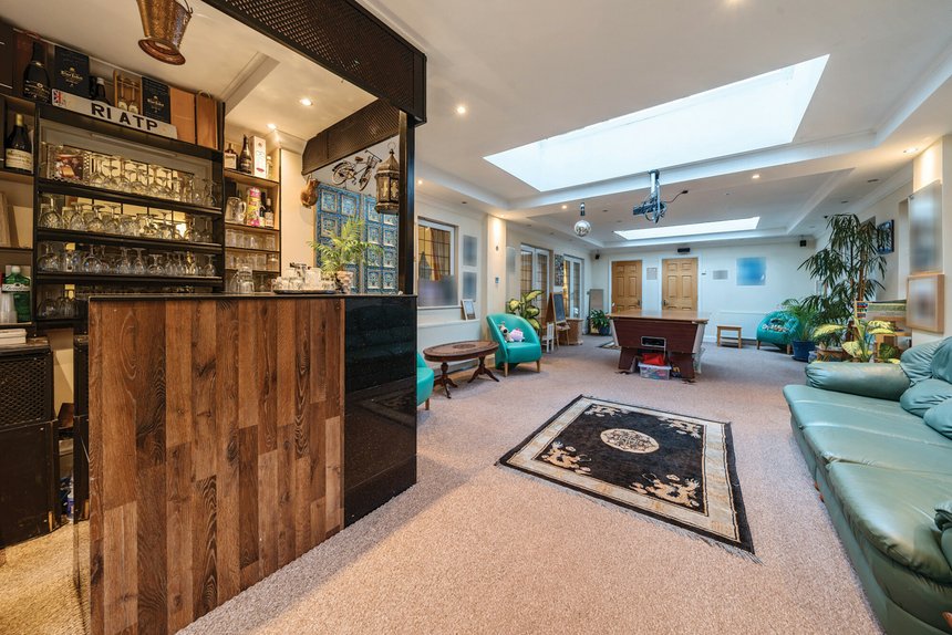 for sale howards wood drive london 35521 - Gibbs Gillespie