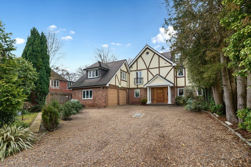 for sale howards wood drive london 35521 - Gibbs Gillespie
