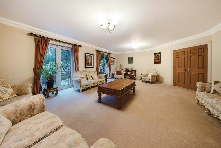 for sale howards wood drive london 35521 - Gibbs Gillespie