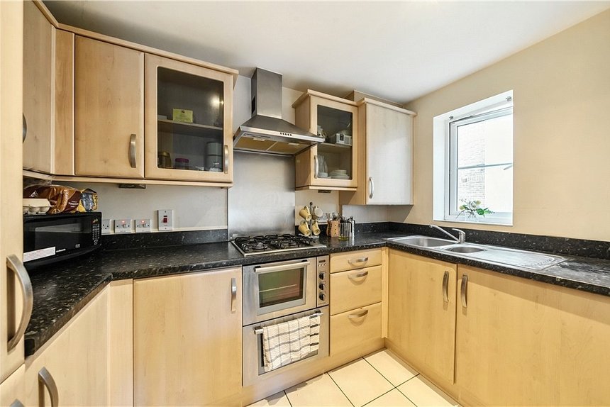 for sale periwood crescent london 35530 - Gibbs Gillespie