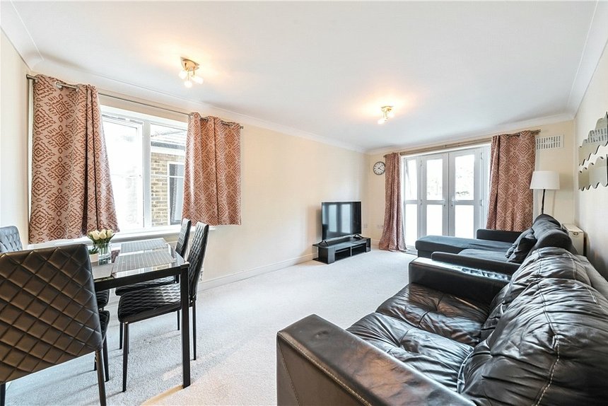 for sale periwood crescent london 35530 - Gibbs Gillespie