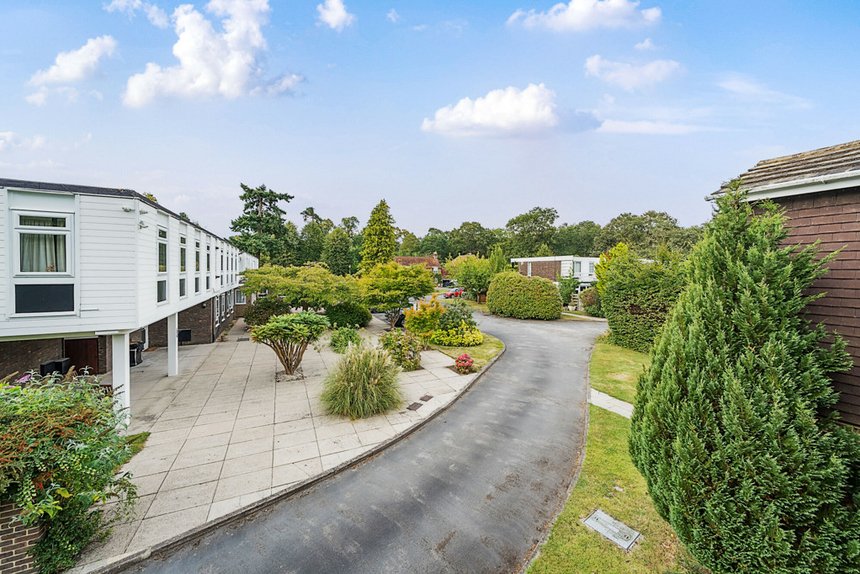 for sale larchmoor park london 35713 - Gibbs Gillespie