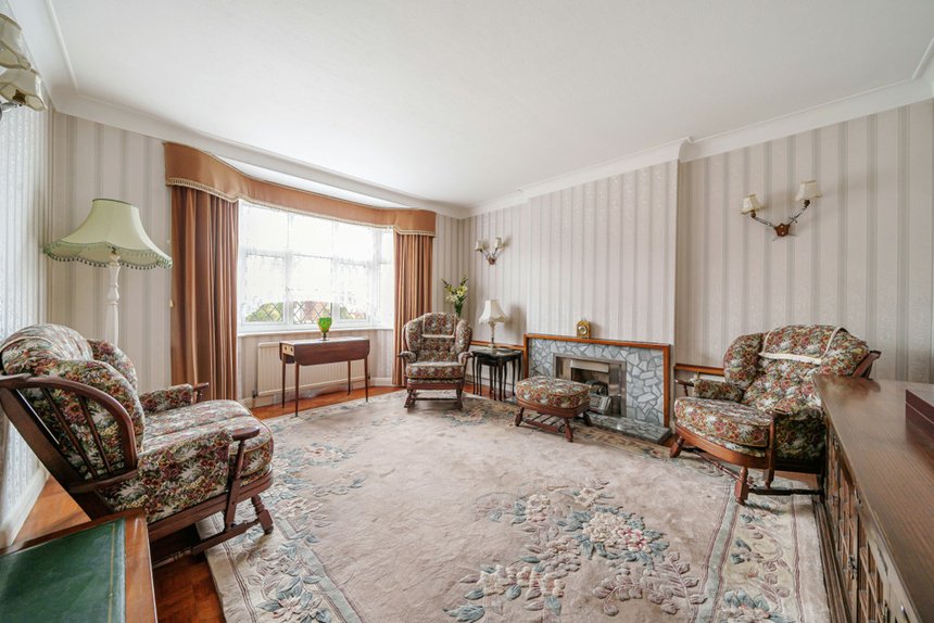 2 bedroom House,bungalow for sale in Harlyn Drive, Pinner, Middlesex