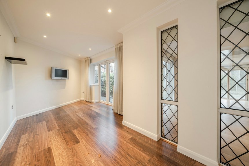 under offer dearne close london 35790 - Gibbs Gillespie