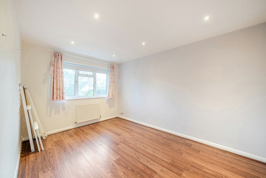 under offer dearne close london 35790 - Gibbs Gillespie