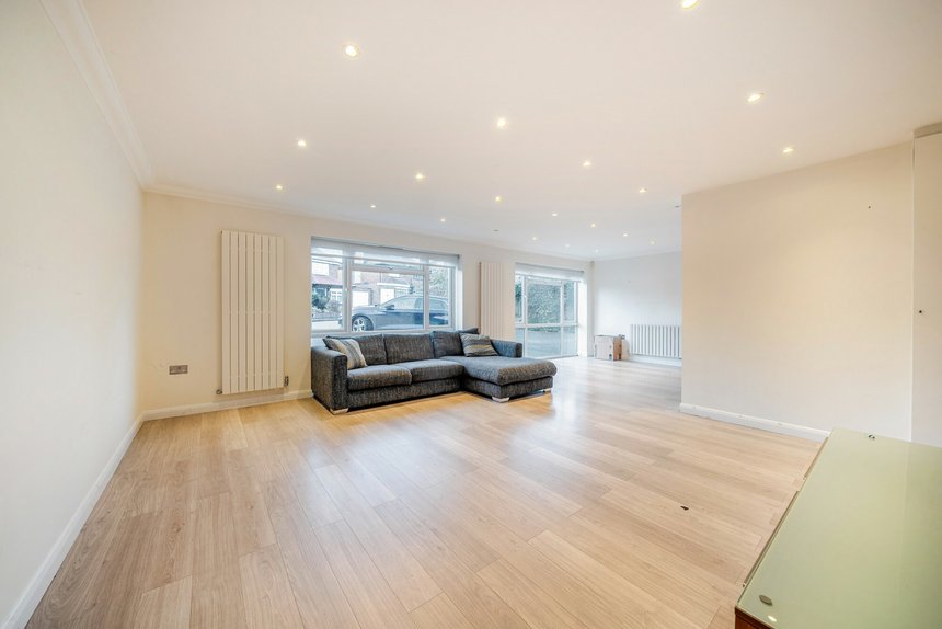 under offer dearne close london 35790 - Gibbs Gillespie