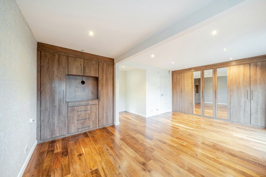 under offer dearne close london 35790 - Gibbs Gillespie
