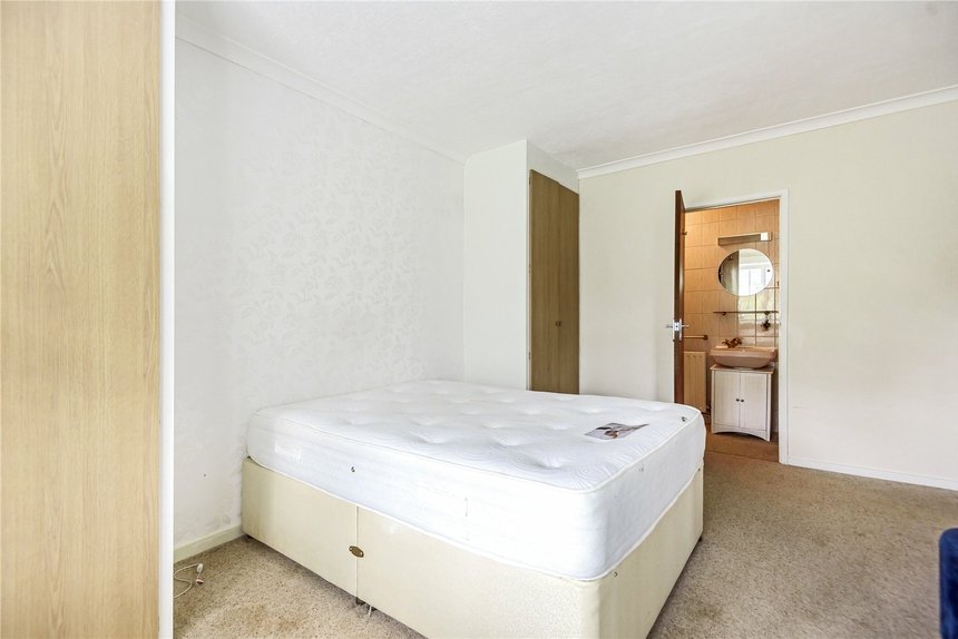 under offer broadwood avenue london 35812 - Gibbs Gillespie