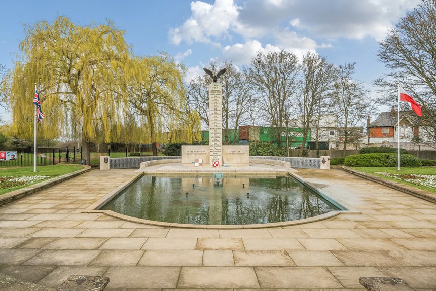 for sale west end road london 35830 - Gibbs Gillespie