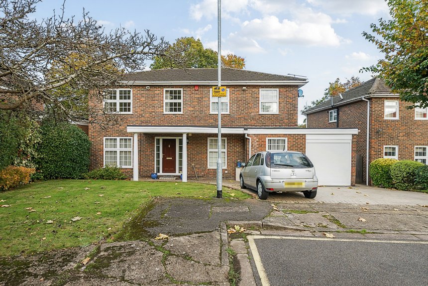 under offer cygnet close london 35834 - Gibbs Gillespie