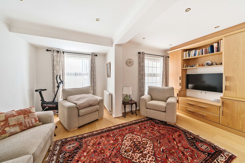 under offer cygnet close london 35834 - Gibbs Gillespie