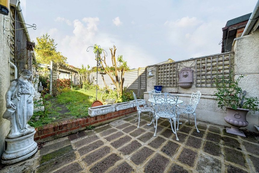 for sale melthorne drive london 35885 - Gibbs Gillespie