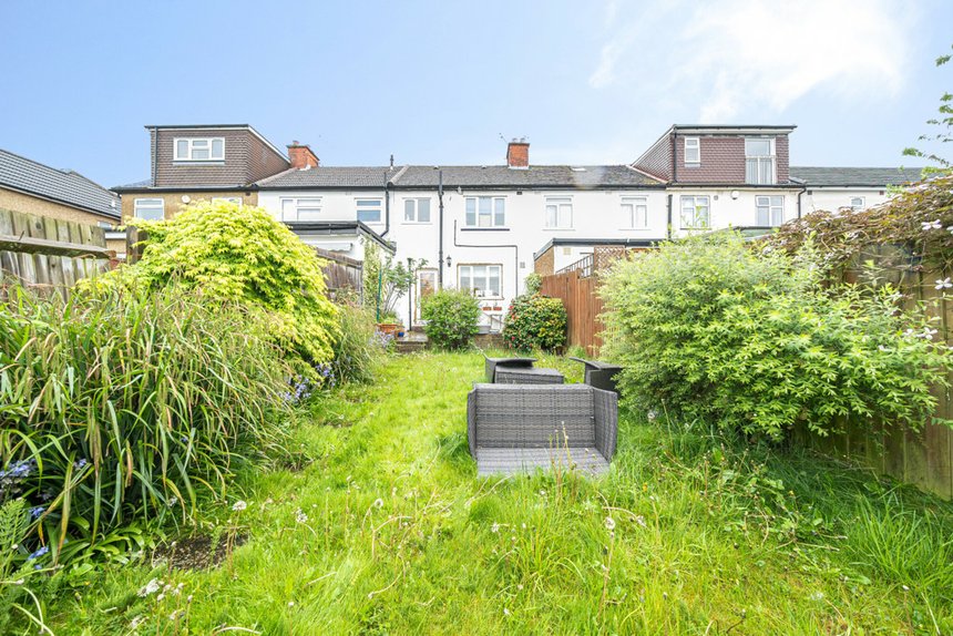 2 bedroom House for sale in Beverley Road, Ruislip, Middlesex, HA4