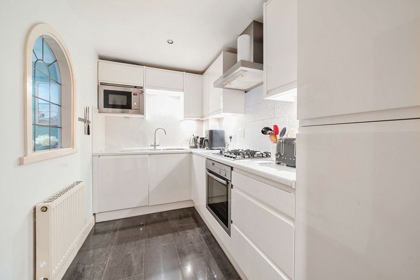 for sale penn place london 36014 - Gibbs Gillespie