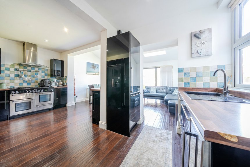 sold ferncroft avenue london 36032 - Gibbs Gillespie