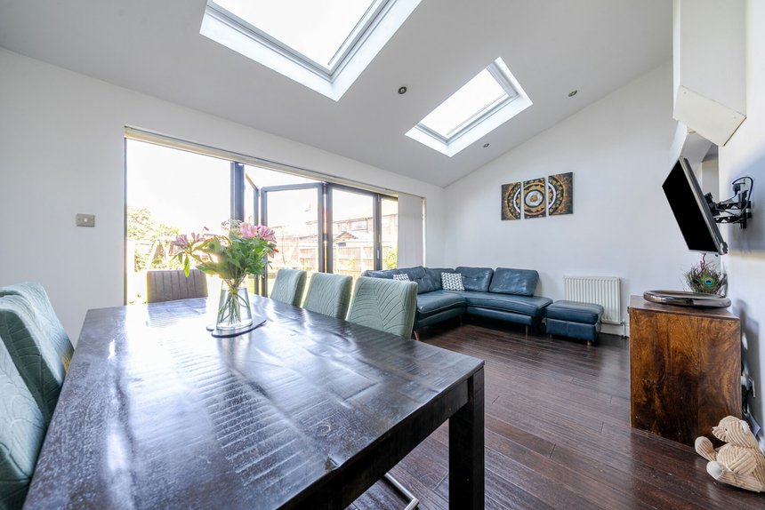 sold ferncroft avenue london 36032 - Gibbs Gillespie