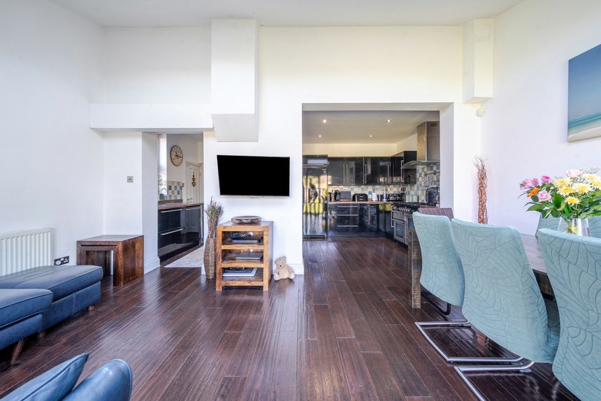 sold ferncroft avenue london 36032 - Gibbs Gillespie