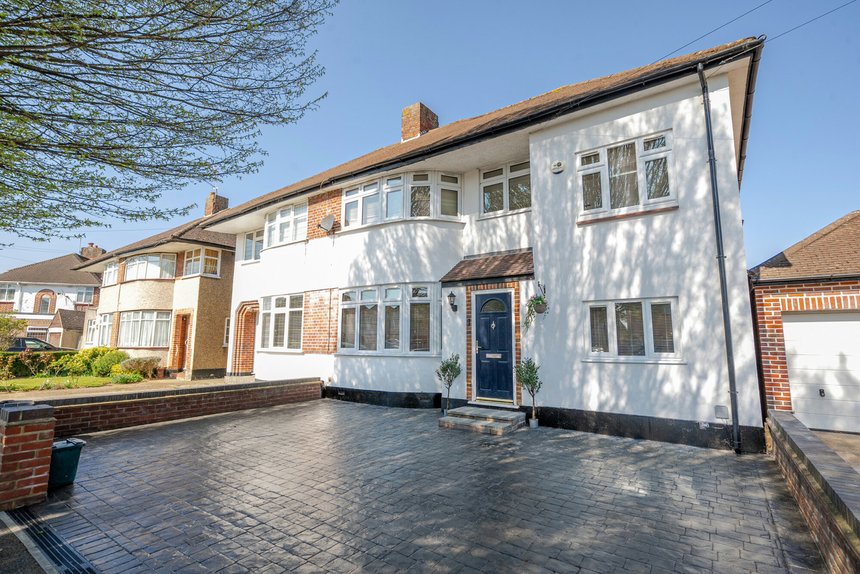 sold ferncroft avenue london 36032 - Gibbs Gillespie