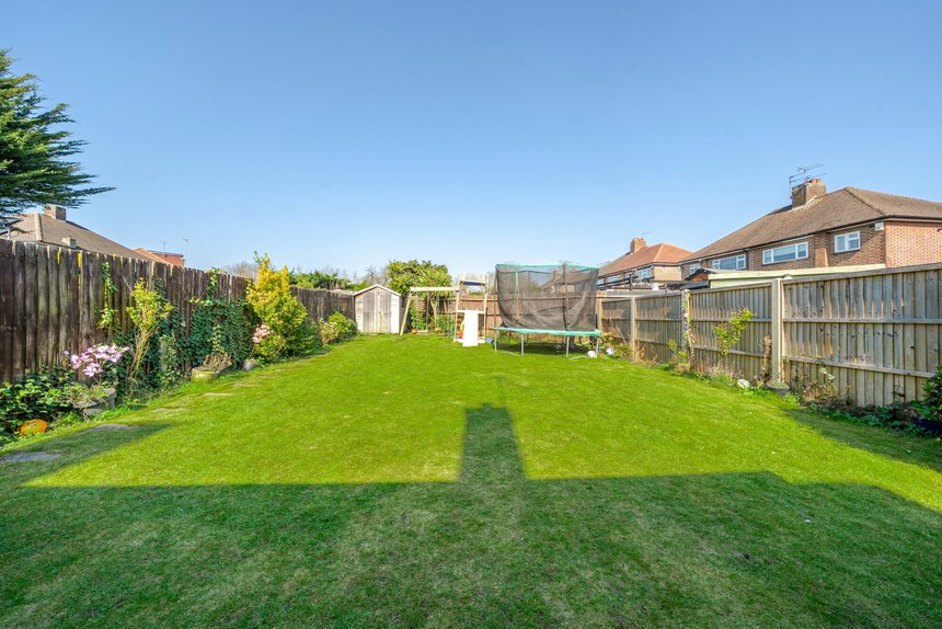 sold ferncroft avenue london 36032 - Gibbs Gillespie