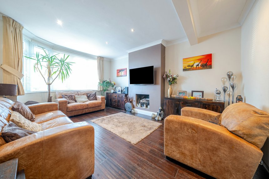 sold ferncroft avenue london 36032 - Gibbs Gillespie