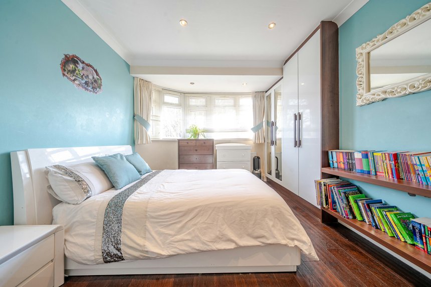 sold ferncroft avenue london 36032 - Gibbs Gillespie