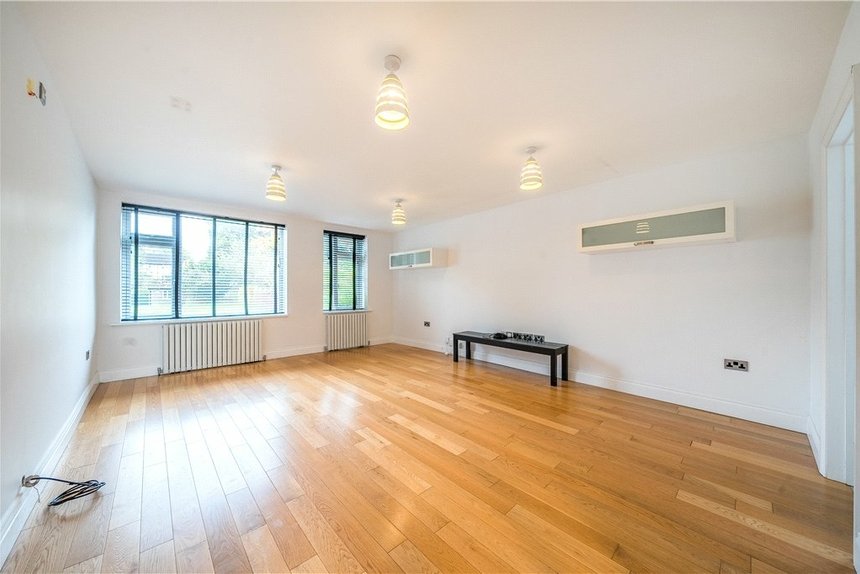 for sale oaklands avenue london 36105 - Gibbs Gillespie