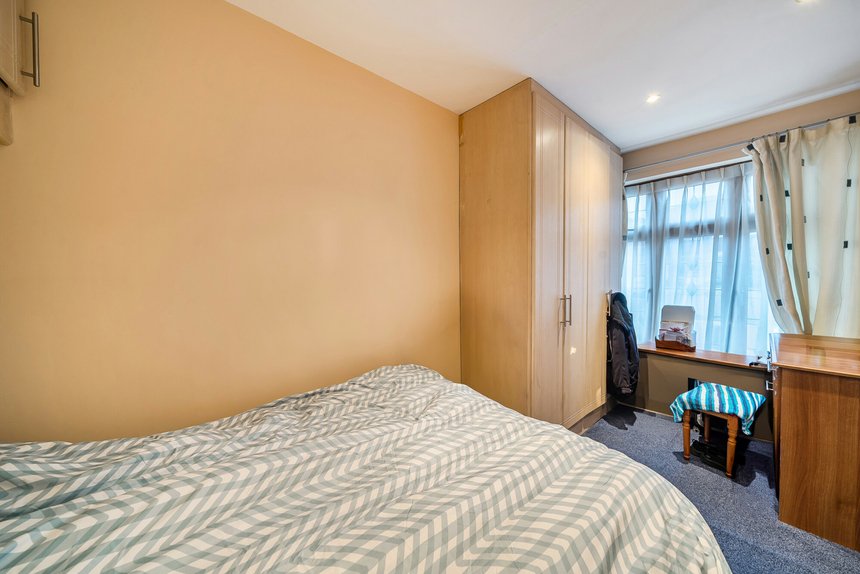 for sale wetheral drive london 36124 - Gibbs Gillespie