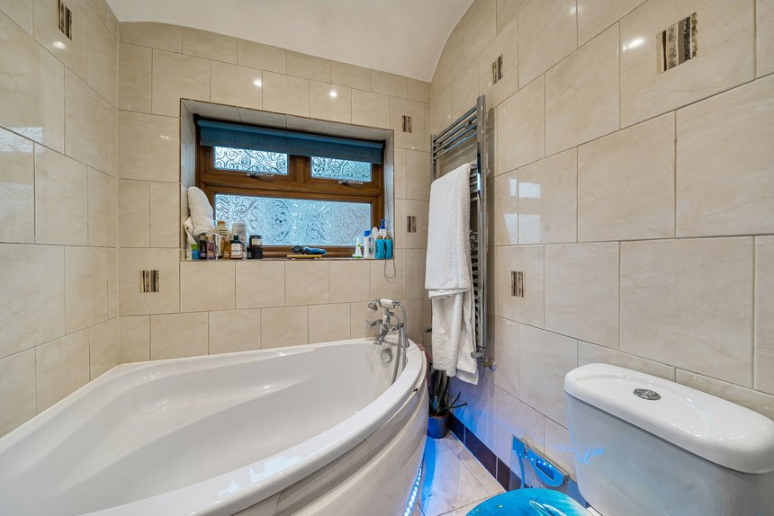 for sale wetheral drive london 36124 - Gibbs Gillespie