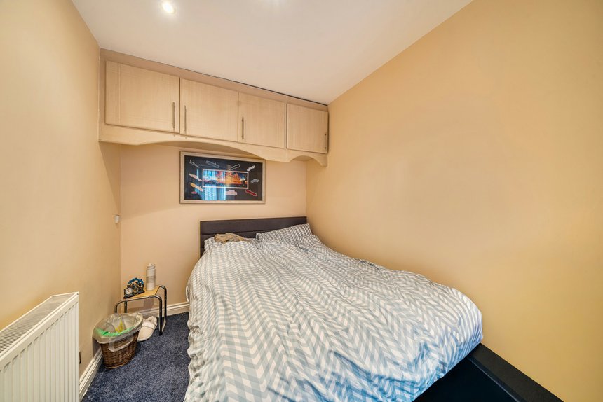 for sale wetheral drive london 36124 - Gibbs Gillespie