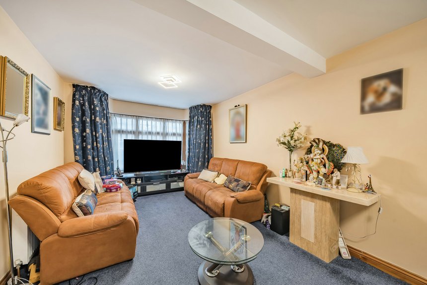 for sale wetheral drive london 36124 - Gibbs Gillespie