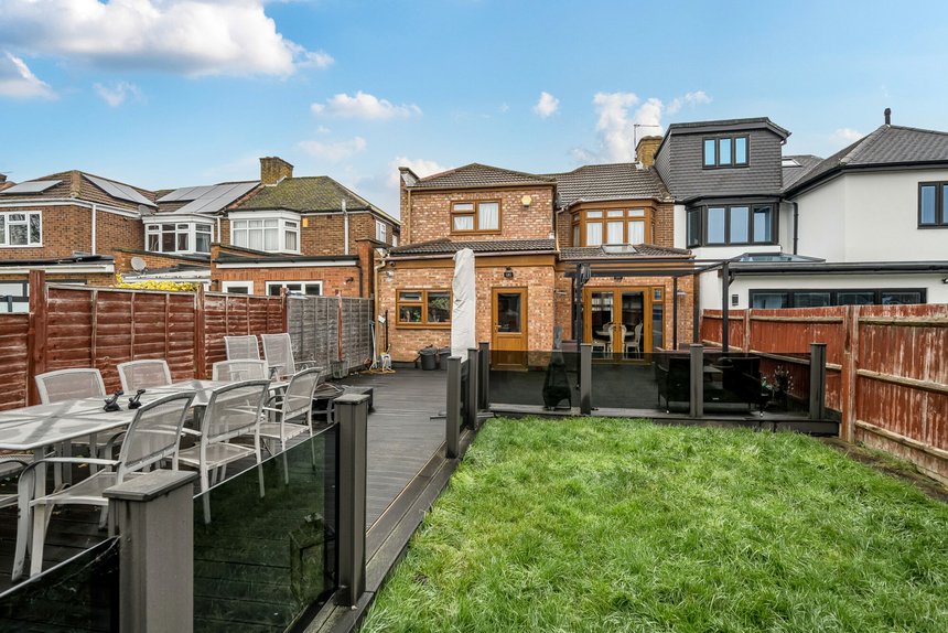 for sale wetheral drive london 36124 - Gibbs Gillespie