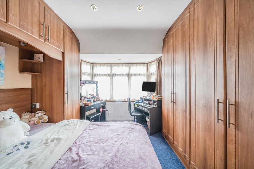 for sale wetheral drive london 36124 - Gibbs Gillespie