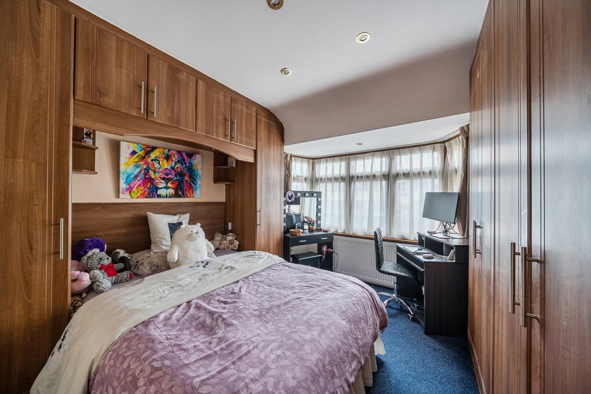 for sale wetheral drive london 36124 - Gibbs Gillespie