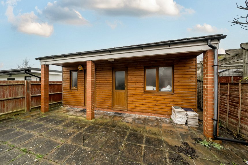 for sale wetheral drive london 36124 - Gibbs Gillespie