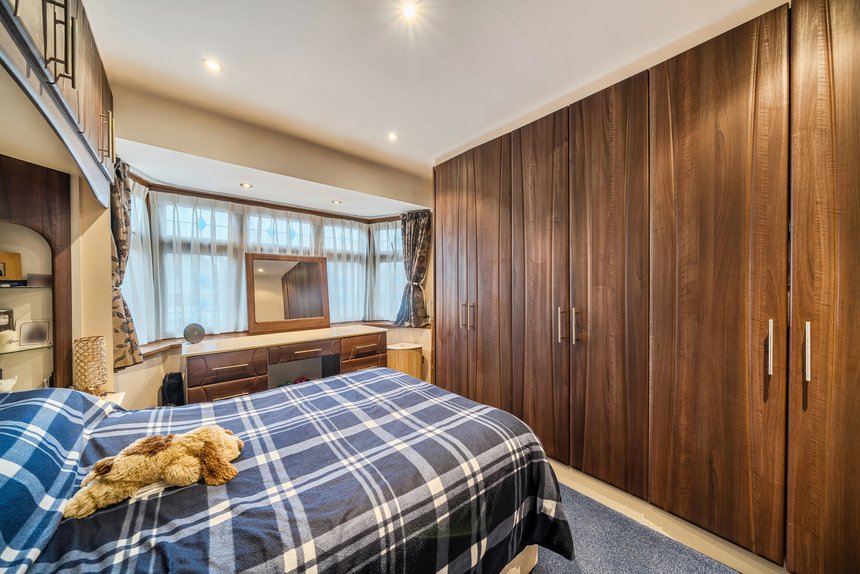 for sale wetheral drive london 36124 - Gibbs Gillespie