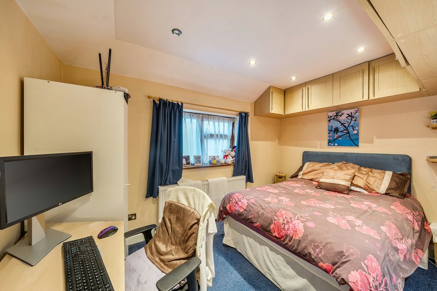 for sale wetheral drive london 36124 - Gibbs Gillespie