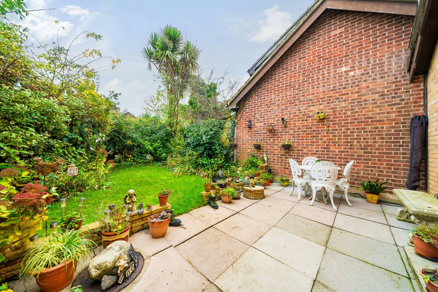 for sale rodmell close london 36220 - Gibbs Gillespie