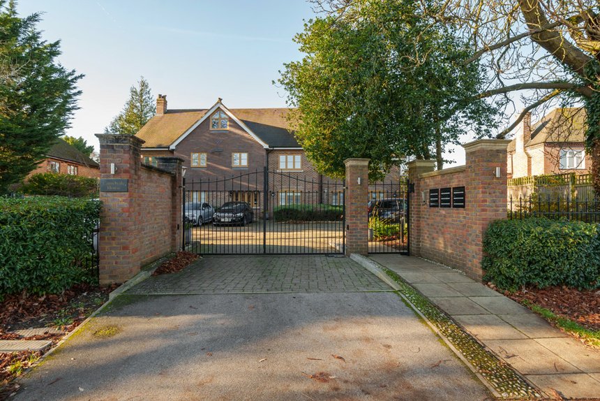 for sale long lane london 36469 - Gibbs Gillespie